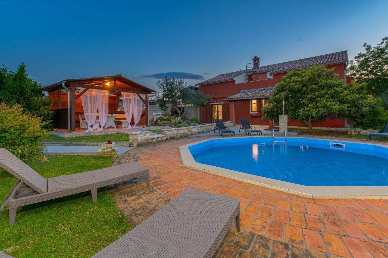 Villa Carla With Private Pool & Kids Playground - Pet Friendly Mutvoran Eksteriør bilde