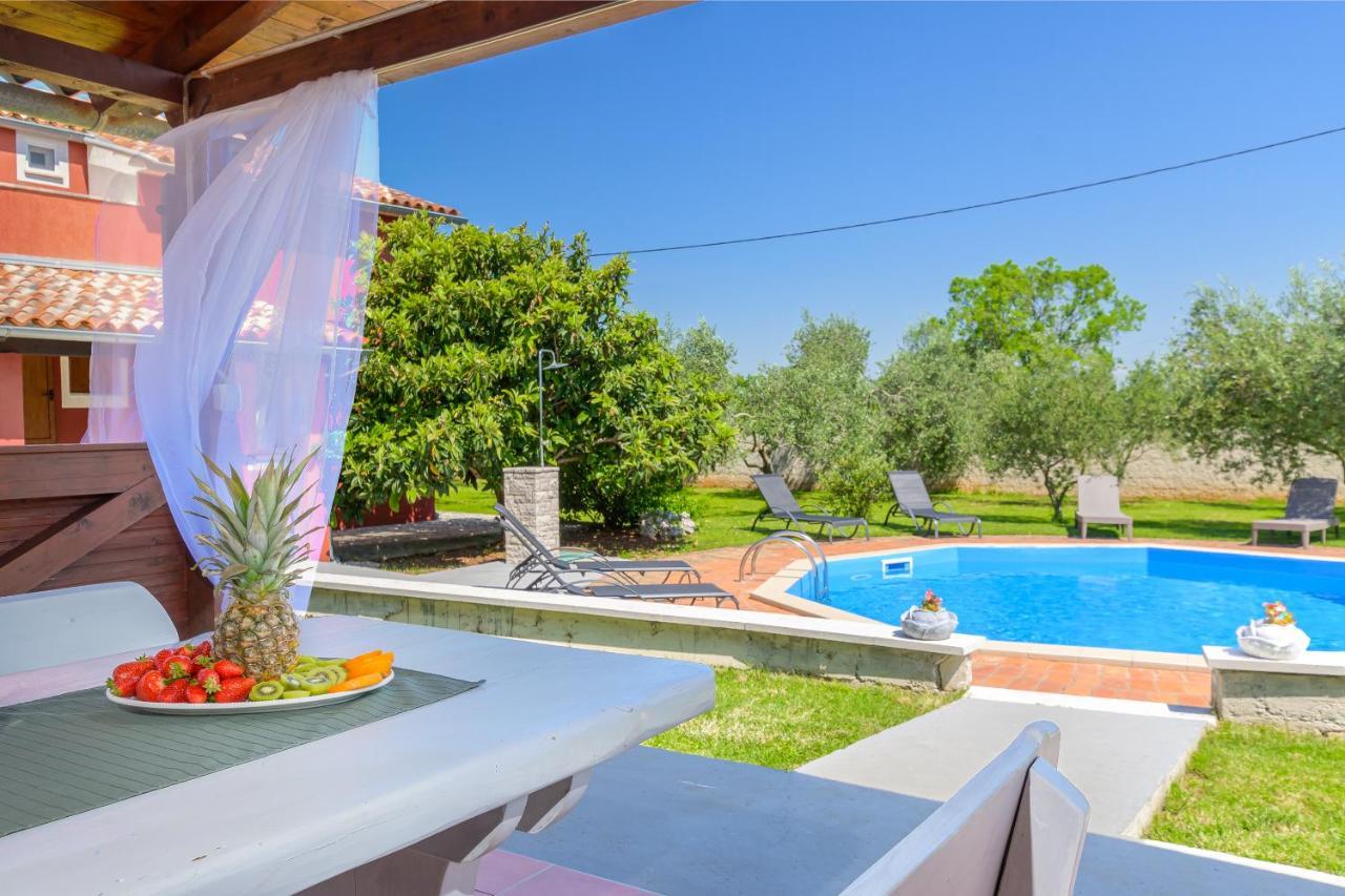 Villa Carla With Private Pool & Kids Playground - Pet Friendly Mutvoran Eksteriør bilde
