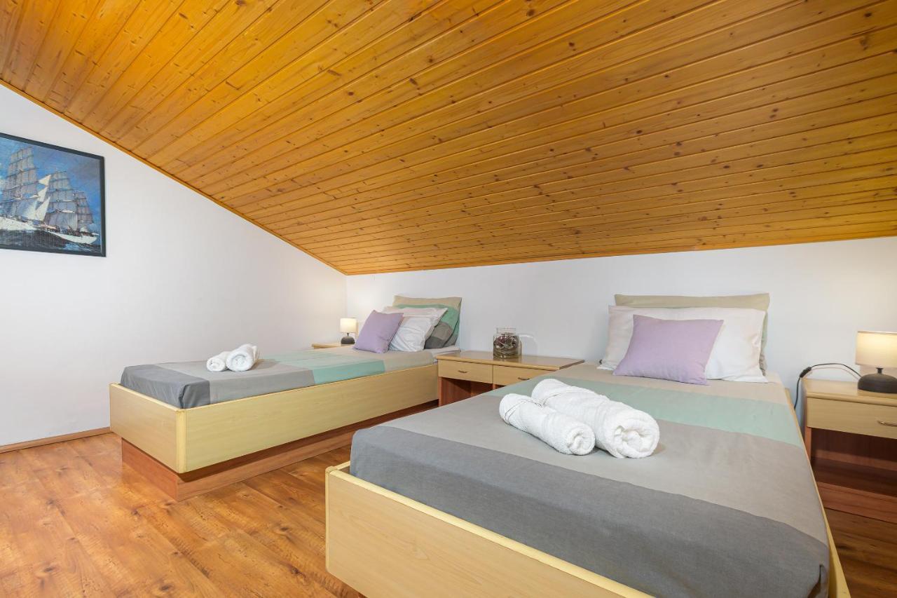 Villa Carla With Private Pool & Kids Playground - Pet Friendly Mutvoran Eksteriør bilde