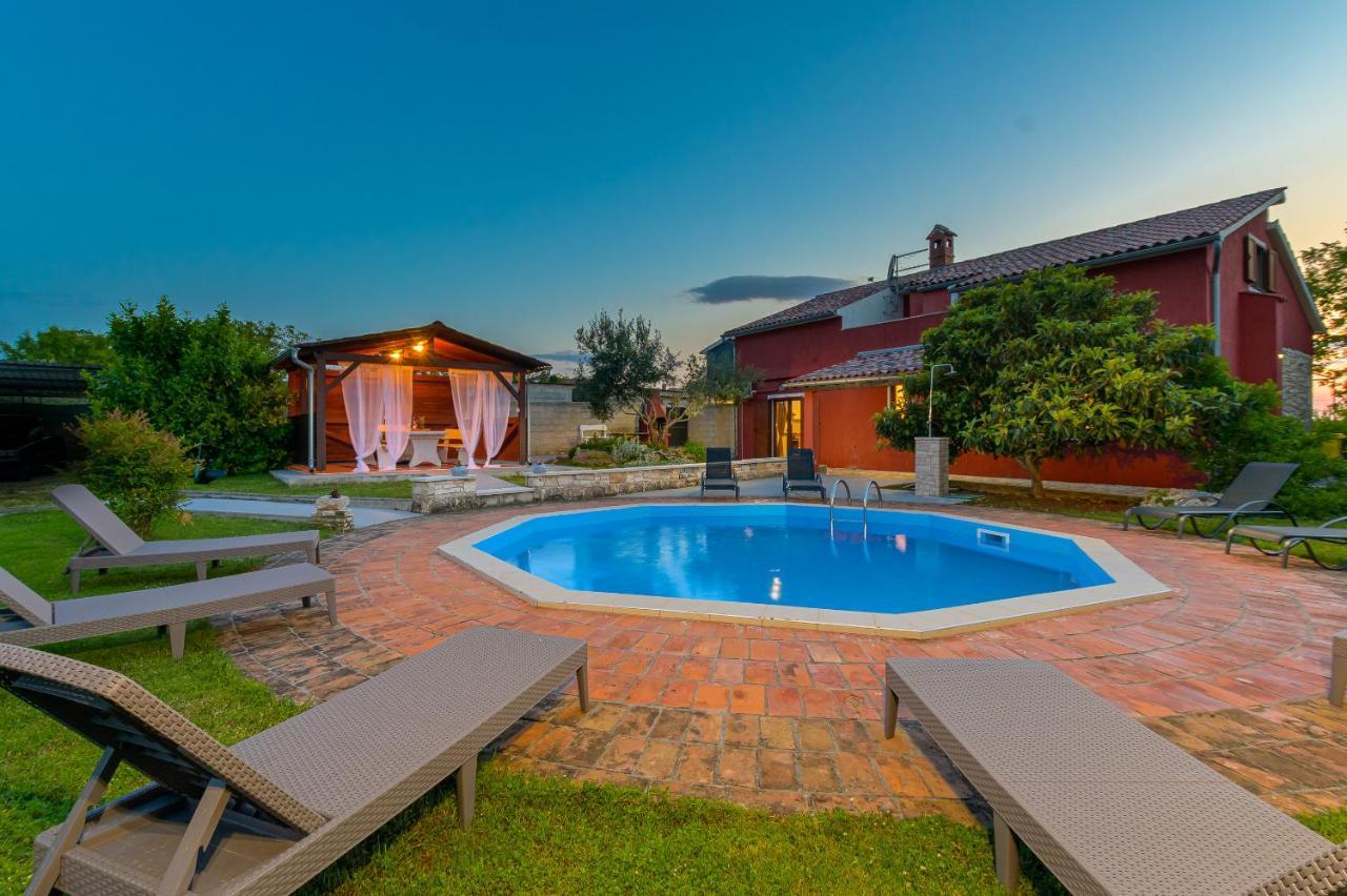 Villa Carla With Private Pool & Kids Playground - Pet Friendly Mutvoran Eksteriør bilde