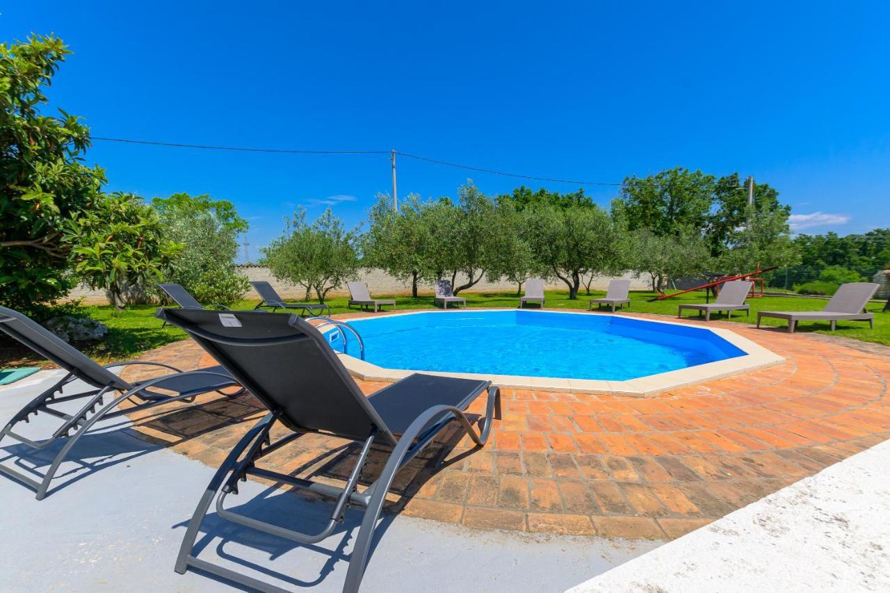 Villa Carla With Private Pool & Kids Playground - Pet Friendly Mutvoran Eksteriør bilde